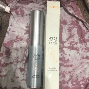 ERA AIRBRUSH FOUNDATION !! New in box